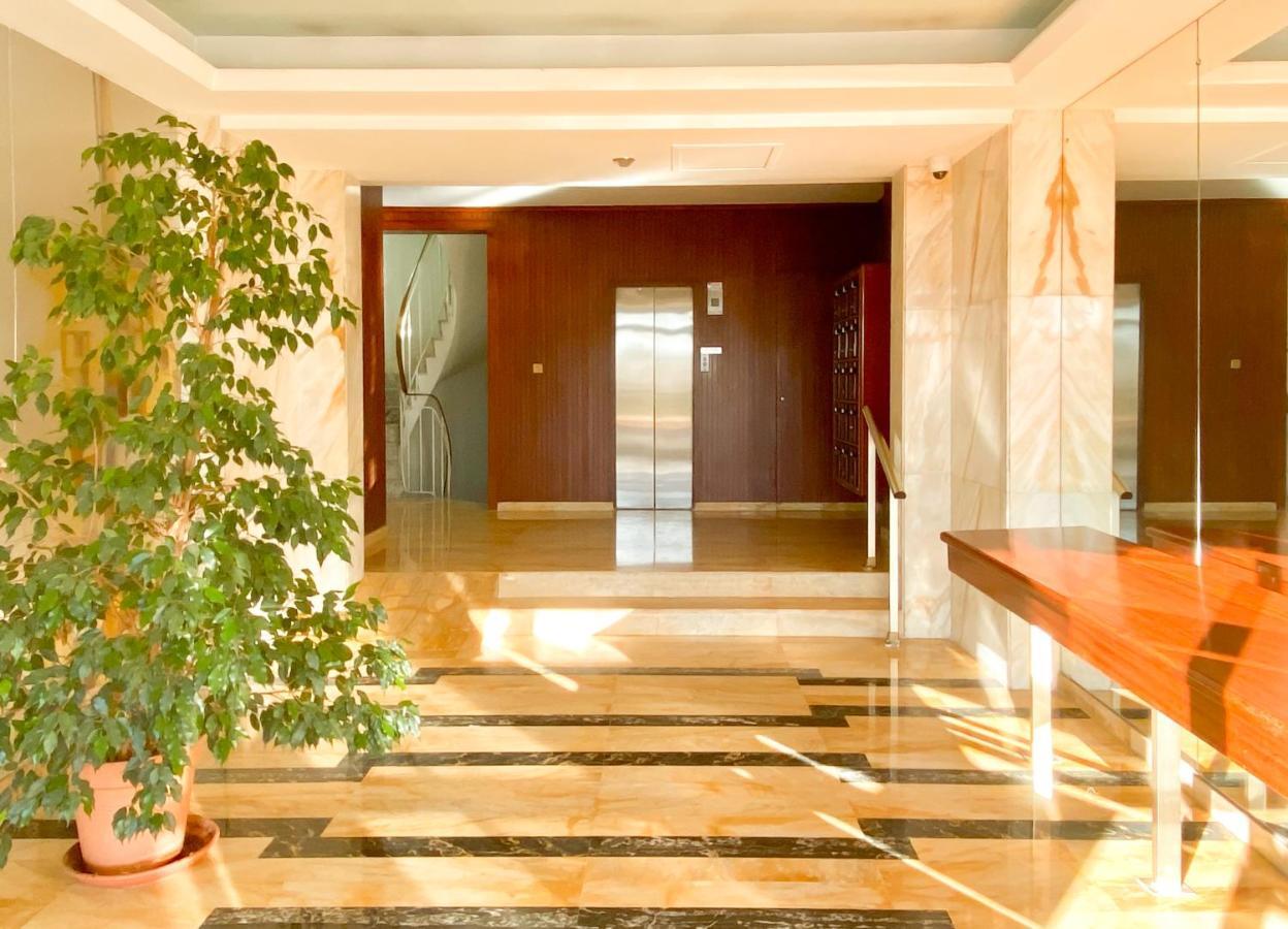 Blvd De La Croisette 82A, Cannes, La Reale Exterior photo